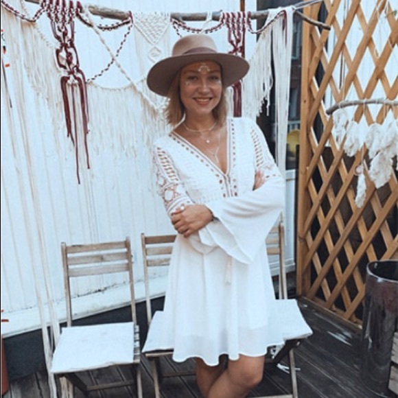 Bohemian Hollow Out Long Sleeve Crochet Lace Dress - Picture 7 of 7